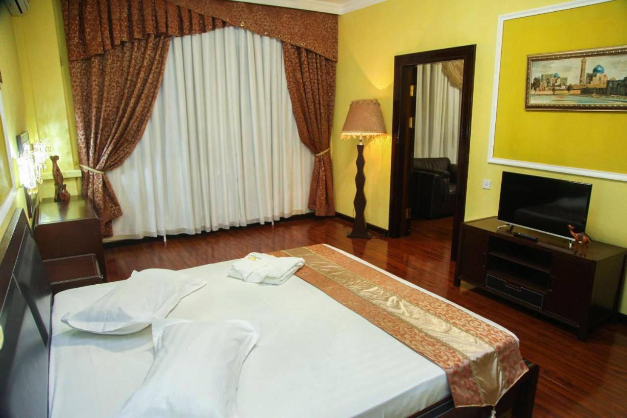 Kamelot Hotel Buchara Buitenkant foto