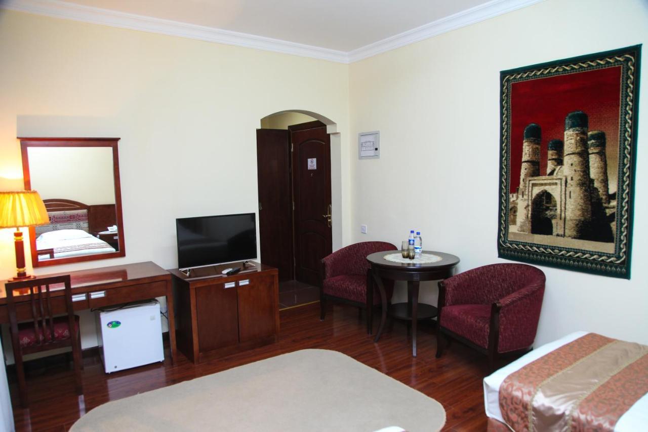 Kamelot Hotel Buchara Buitenkant foto